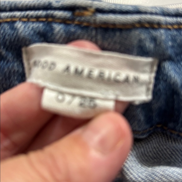 Good American Skinny
Distressed Jeans - Picture 6 of 7